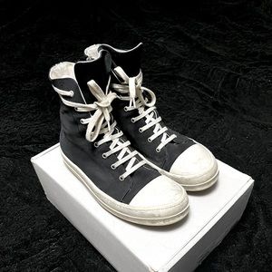 Rick Owens Drkshdw
Canvas High Top Sneakers